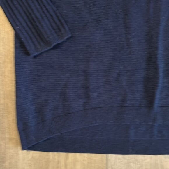 VINEYARD VINES WOOL AND CASHMERE BLEND NAVY V MECK SWEATER SIZE XS - Picture 4 of 5
